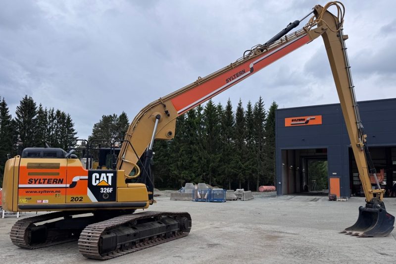 Cat 326 Long reach
